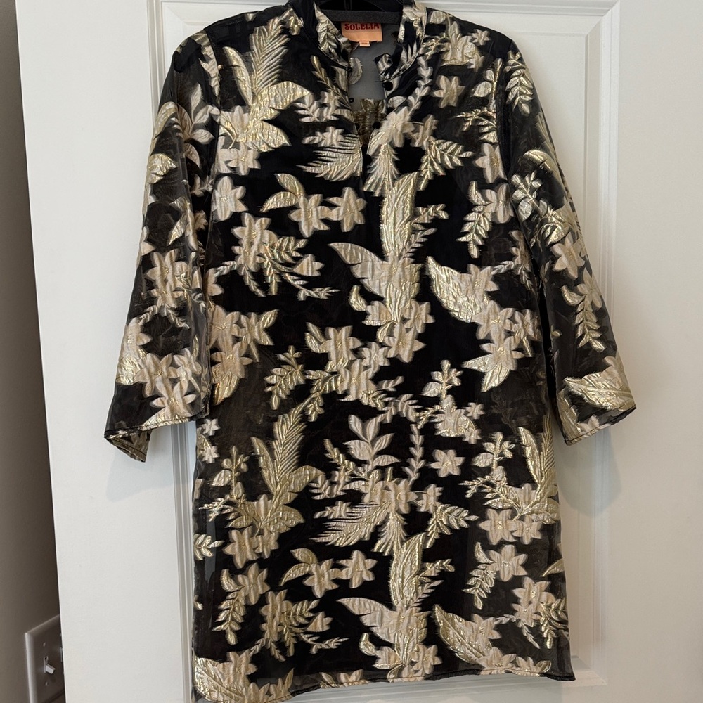 Solelia Black and Gold dress